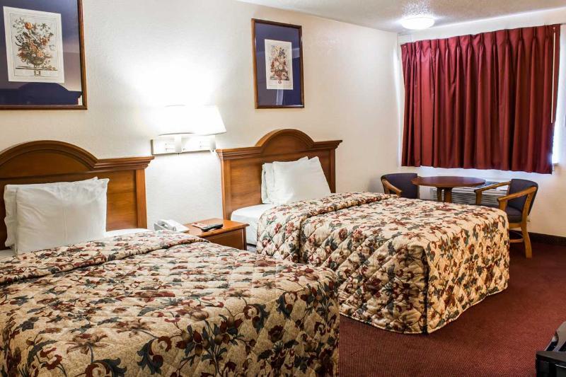Econo Lodge Selma Екстериор снимка
