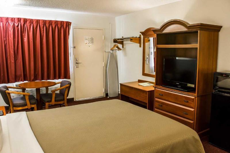 Econo Lodge Selma Екстериор снимка