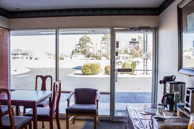 Econo Lodge Selma Екстериор снимка